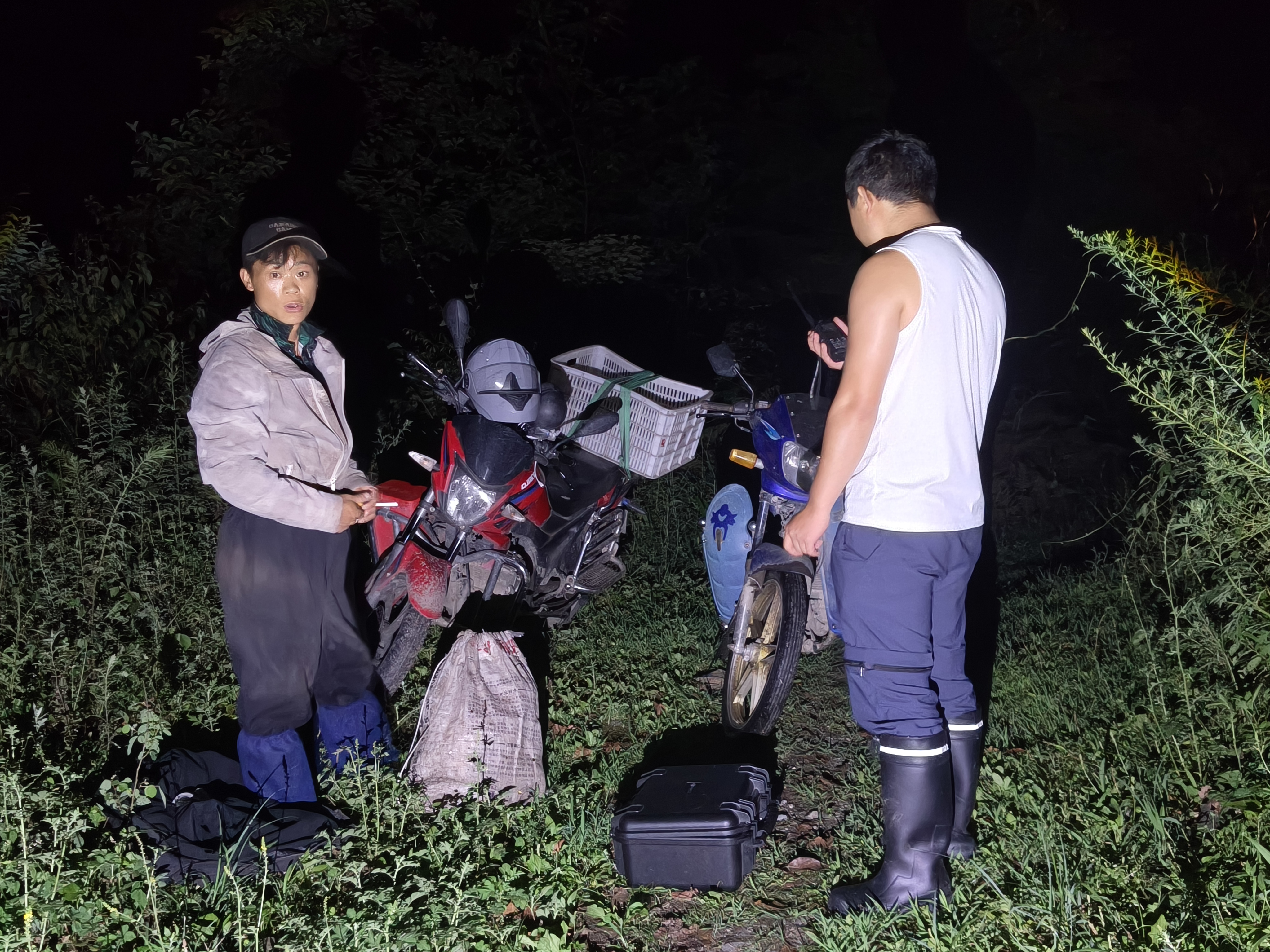 八月林2小时空地联动劝返外来盗采人员纪实